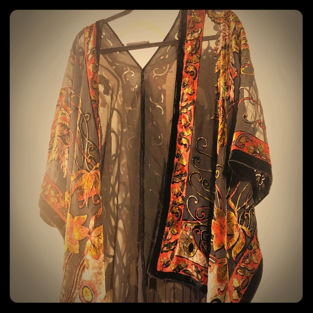 Vintage Style Wrap w/Fringe